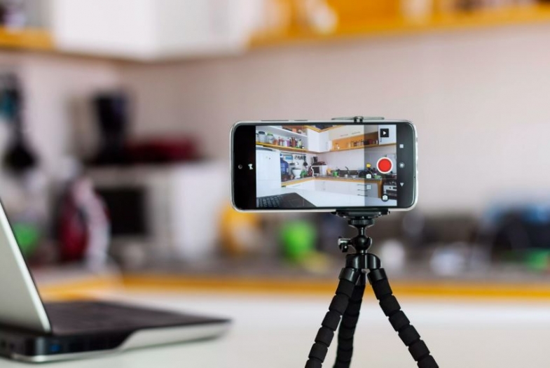 Web kamerası yoksa, yerine telefon kameranızı nasıl kullanabilirsiniz?