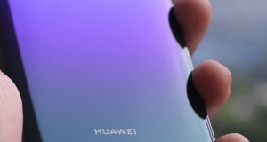 Huawei Mate 40 Serisi Ekran Altı Kamera Kullanmayacak!