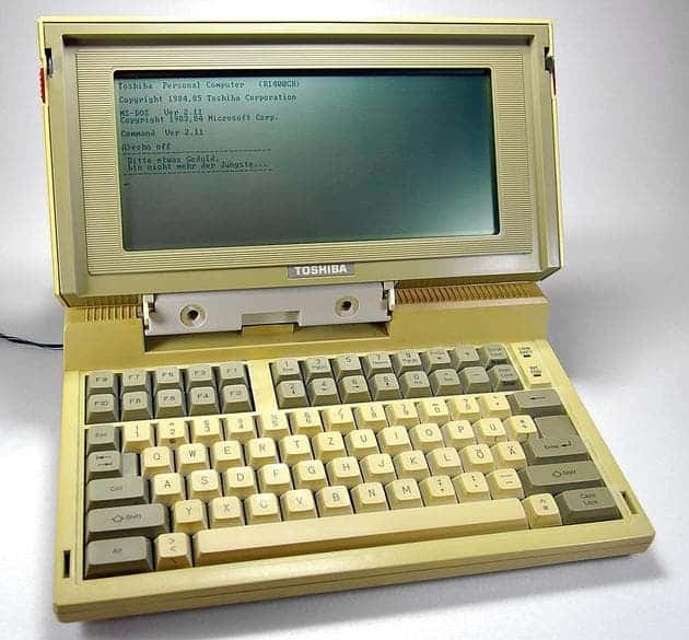 Toshiba markası, ilk dizüstü bilgisayar modelini piyasaya süren firma konumundaydı.