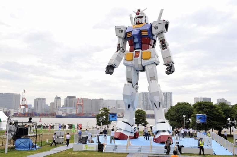 Japonlar Transformens Benzeri Dev Robot Yaptı