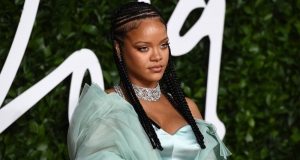 Rihanna Müslümanlardan Özür Diledi
