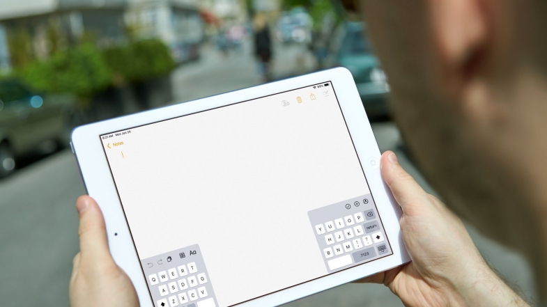 iPad'de klavye nasıl bölünür ve taşınır?