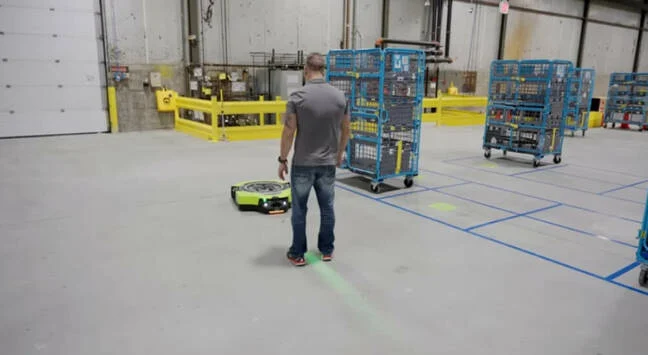 Amazon Depolarından Robot Teknolojisini Kullanacak!